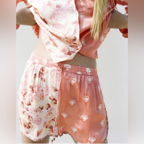 Zara Flowy Printed Shirt in Size M - Picture 1 of 1